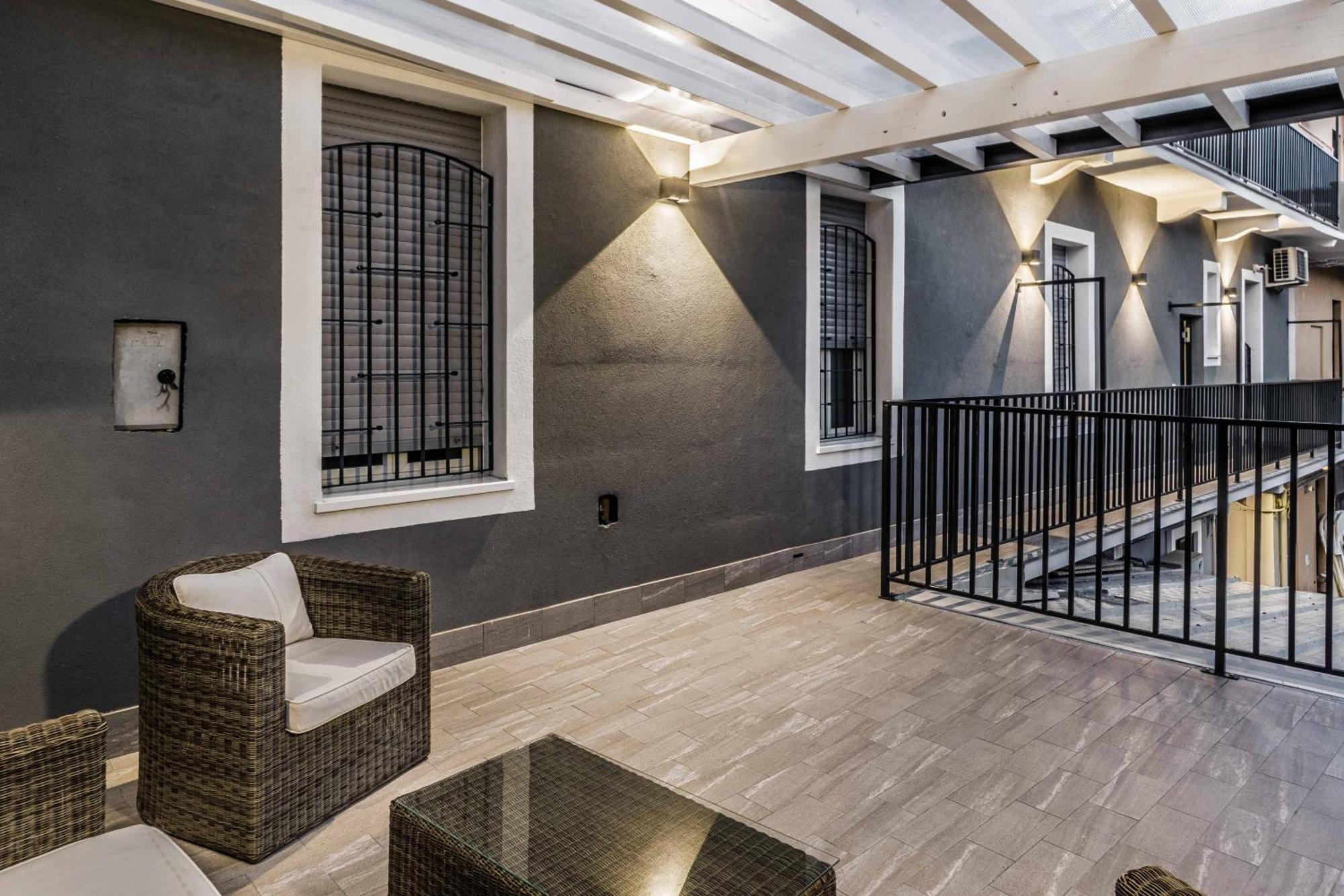 La Perla Rooms Saronno Exteriör bild