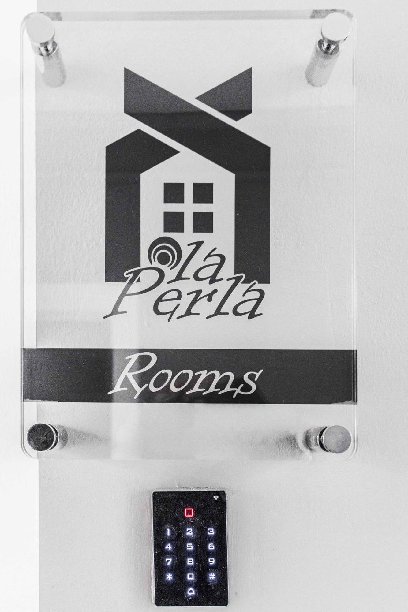 La Perla Rooms Saronno Exteriör bild